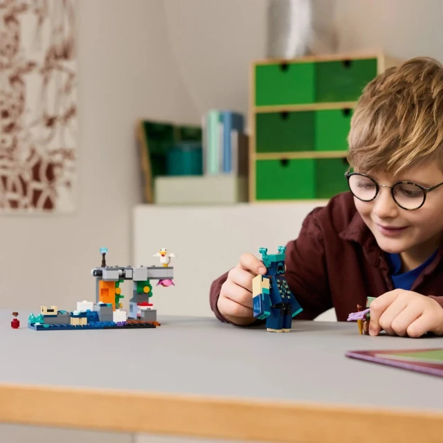 Конструктор LEGO Minecraft Зустріч зі стражем 238 елементів (21274)