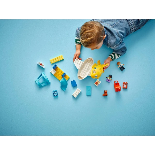 Конструктор LEGO Duplo Перший раз в аеропорту 23 елемента (10443)