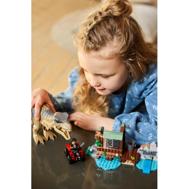 Конструктор LEGO Jurassic World Втеча річкою від тиранозавра 199 елементів (76975)