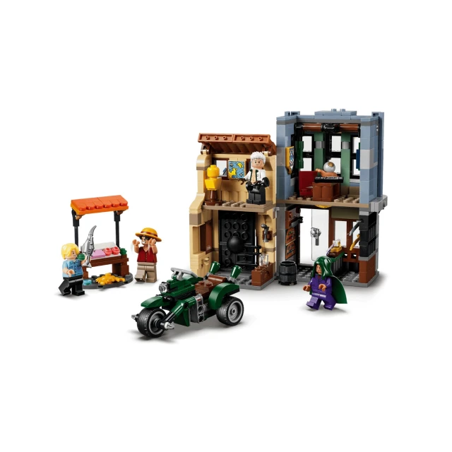 Конструктор LEGO One Piece Сутичка з капітаном Смокером 547 деталей (75642)