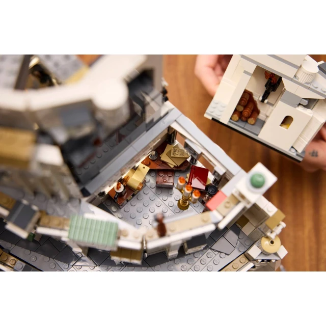 Конструктор LEGO Володар перснів: Minas Tirith 8278 елементів (11377)