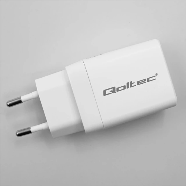 Мережевий зарядний пристрій Qoltec 51825 45 Вт GaN 1x USB-C PD 1x USB QC 3.0 White (5901878518251)