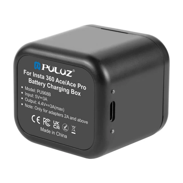 Зарядний пристрій Puluz 2-slot + кейс для карт для Insta360 Ace (PU968B)