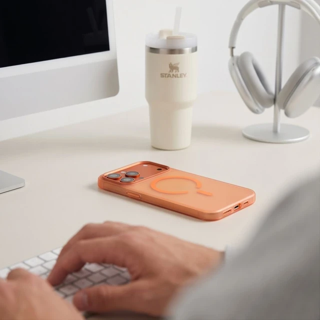 Чохол Tech-Protect MagZero для iPhone 18 Pro Max | 17 Pro Max Orange (5906302324880)