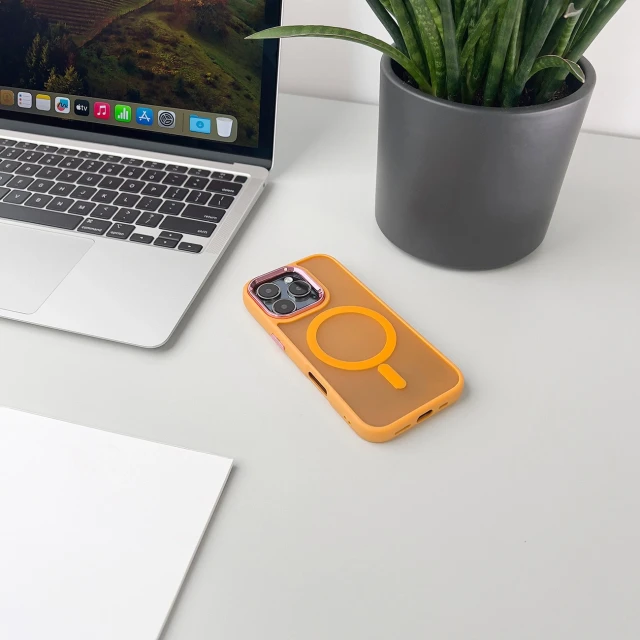 Чохол Hurtel Magnetic Collection для iPhone 16 Pro Max Orange with MagSafe (Fashion Case MagSafe for iPhone 16 Pro Max Orange)