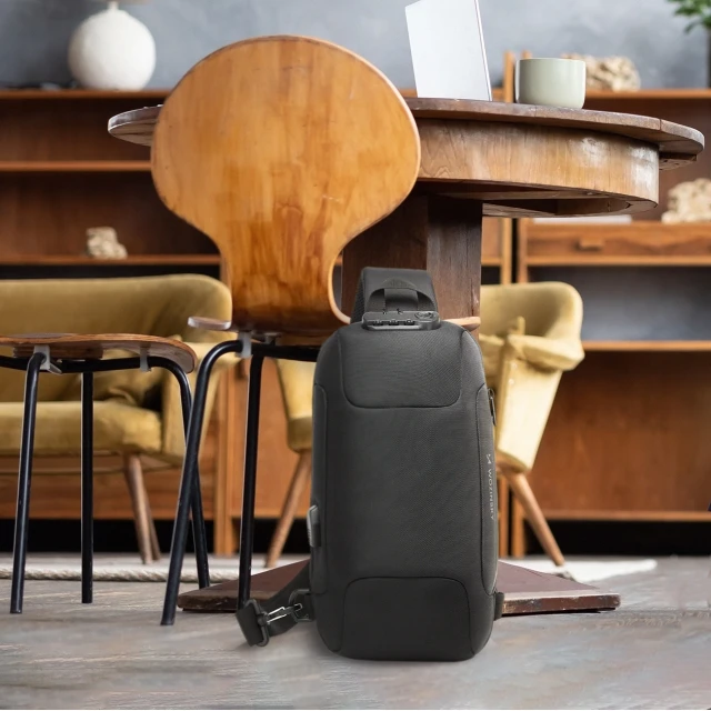Рюкзак Wozinsky Premium на одне плече антикрадій з органайзером і USB Black (5907769372186)