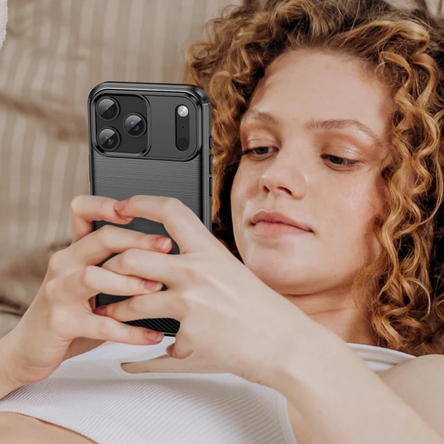 Чохол Hurtel Carbon Case для iPhone 17 Pro Black (5907769379543)