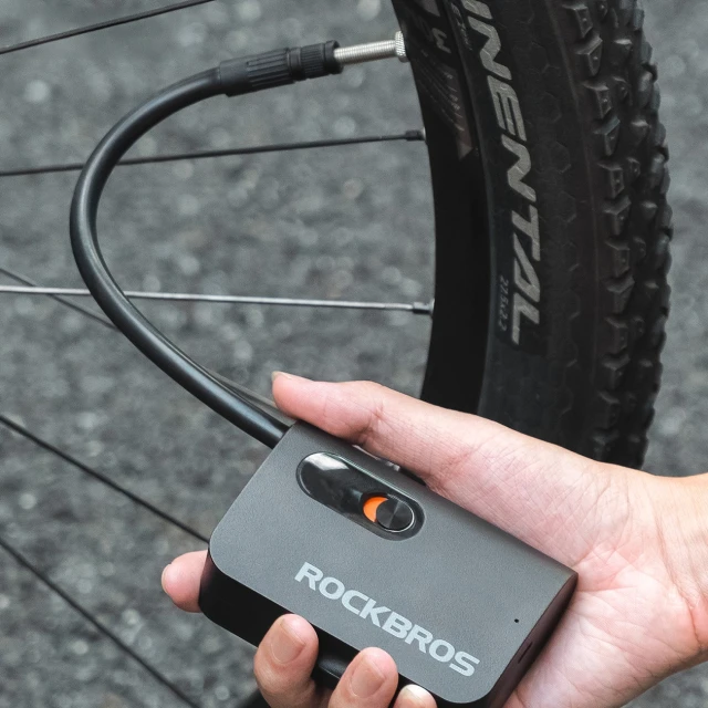 Акумуляторний насос Rockbros L1 Mini 70 psi компресор довжина шланга 200 мм Schrader чорний (5907769386299)