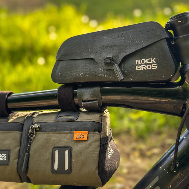 Сумка на раму 0.9L Rockbros AS-134 Road To Sky водостійка Black (5907769392030)