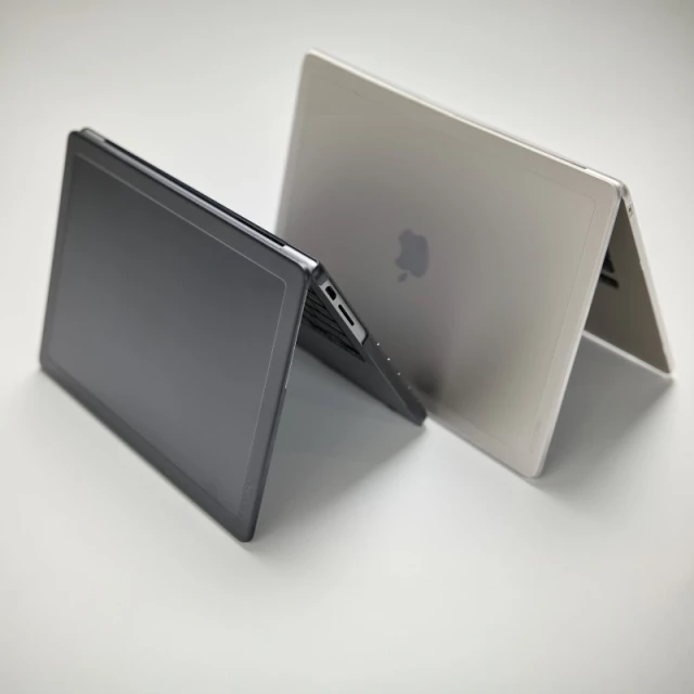 Чохол Incase Hardshell Case для MacBook Pro 16 M1 | M2 | M3 | M4 (2021-2024) Clear (INMB200754-CLR)