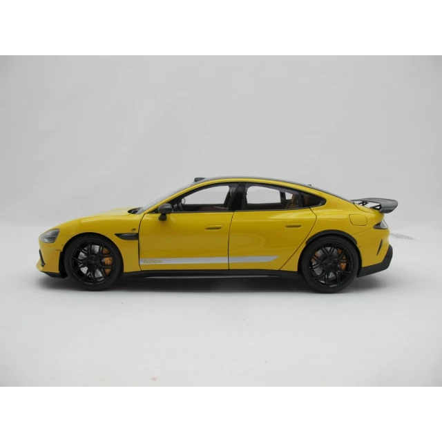 Модель автомобіля Xiaomi SU7 Ultra 1:18 Lightning Yellow (6932554465667)