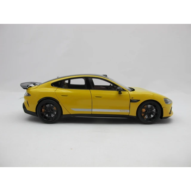 Модель автомобіля Xiaomi SU7 Ultra 1:18 Lightning Yellow (6932554465667)