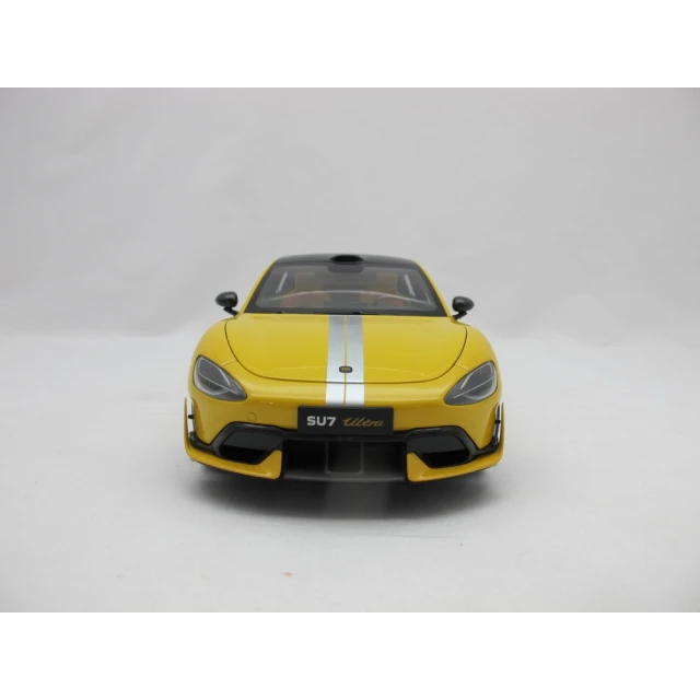 Модель автомобіля Xiaomi SU7 Ultra 1:18 Lightning Yellow (6932554465667)