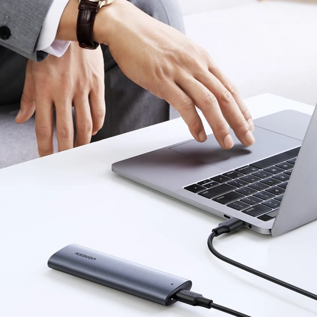 Відсік для твердотільного накопичувача Ugreen M.2 B-Key SATA 3.0 5Gbps with USB Type-C Cable Gray (UGR1185GRY)
