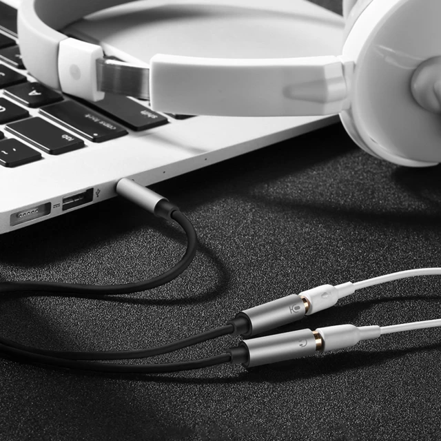 Кабель Ugreen Mini Jack 3.5mm to 2x Mini Jack 3.5mm (Microphone/Stereo Output) 0.2m Black (6957303836208)