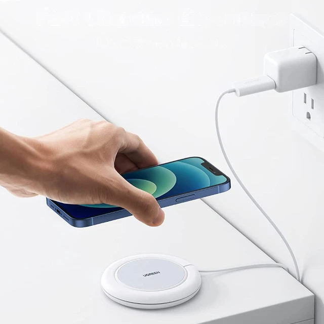 Бездротовий зарядний пристрій Ugreen with Silicone Case 15W White with MagSafe (UGR1223WHT)