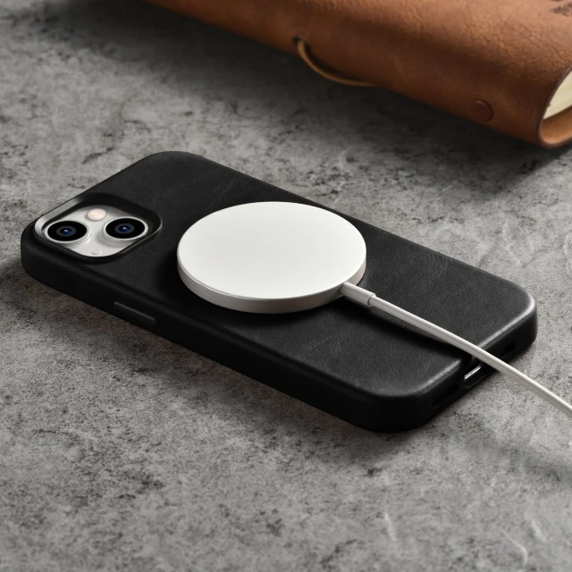Чохол iCarer Oil Wax Premium Leather Case для iPhone 14 Plus Black with MagSafe (WMI14220703-BK)