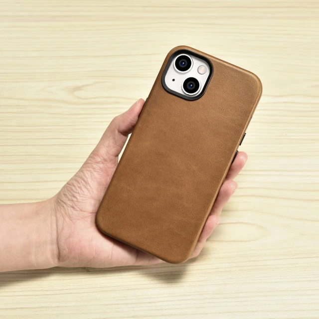 Чохол iCarer Oil Wax Premium Leather Case для iPhone 14 Plus Brown with MagSafe (WMI14220703-TN)