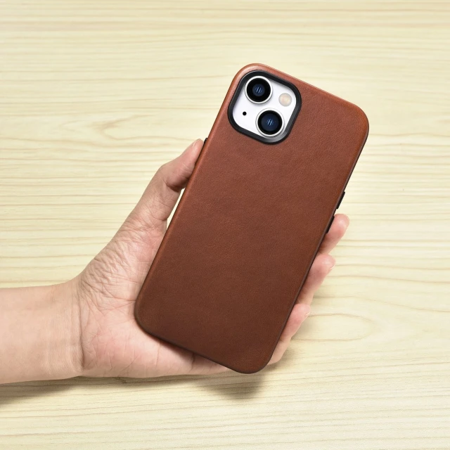Чохол iCarer Oil Wax Premium Leather Case для iPhone 14 Plus Brown with MagSafe (WMI14220703-RB)