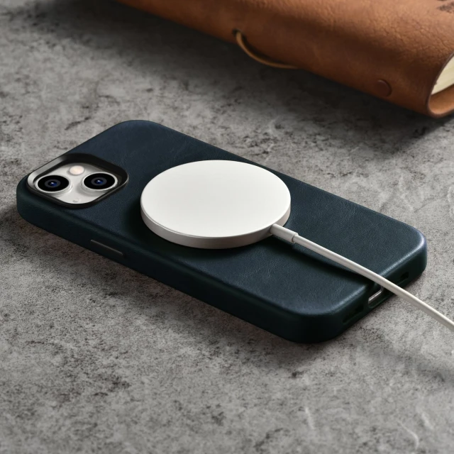 Чохол iCarer Oil Wax Premium Leather Case для iPhone 14 Plus Dark Blue with MagSafe (WMI14220703-BU)