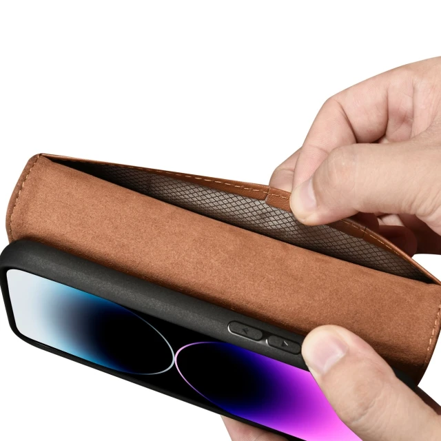 Чехол iCarer Wallet Case 2in1 для iPhone 14 Pro Anti-RFID Brown (WMI14220726-BN)