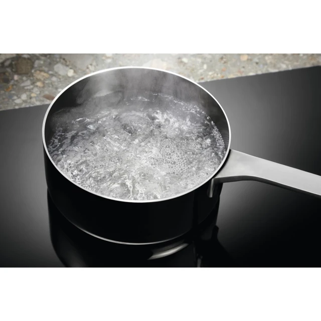 Індукційна варильна поверхня Electrolux EIV644 60 см 4 зони PowerBoost Black (7332543590421)