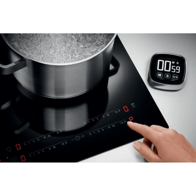 Індукційна варильна поверхня Electrolux EIV64453 60 см 4 конфорки PowerBoost Black (7333394032191)