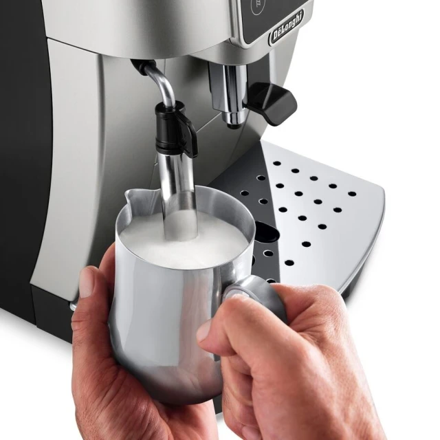 Кавомашина автоматична DeLonghi ECAM 220.31.SB (8004399025417)