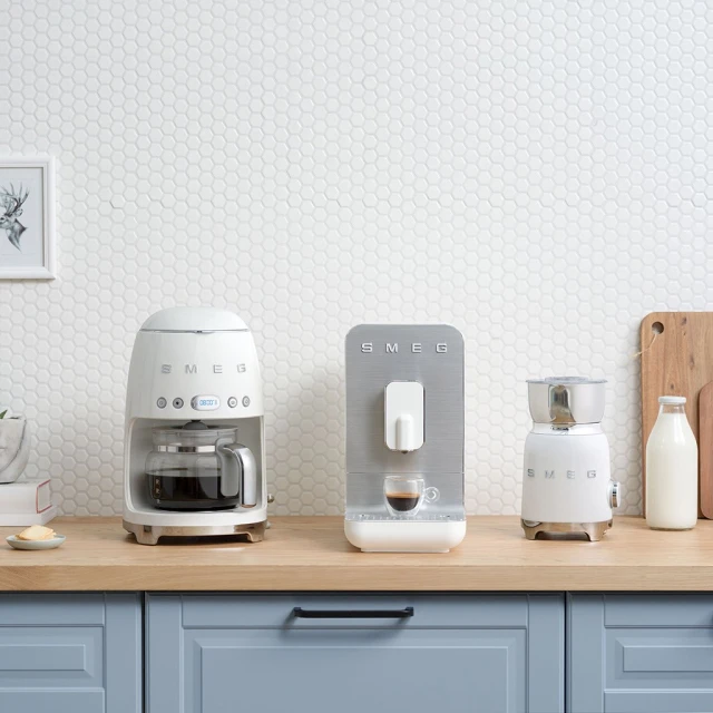 Кавомашина автоматична Smeg BCC11WHMEU 1,4 л White (8017709334819)