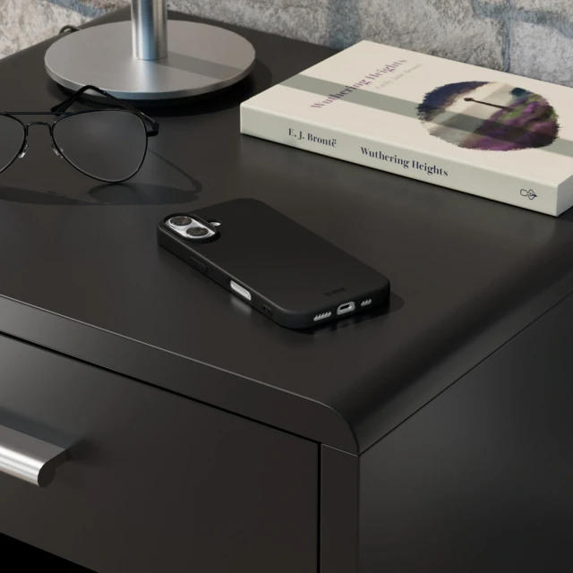 Чехол SBS Instinct для iPhone 17 Black (8018417524479)