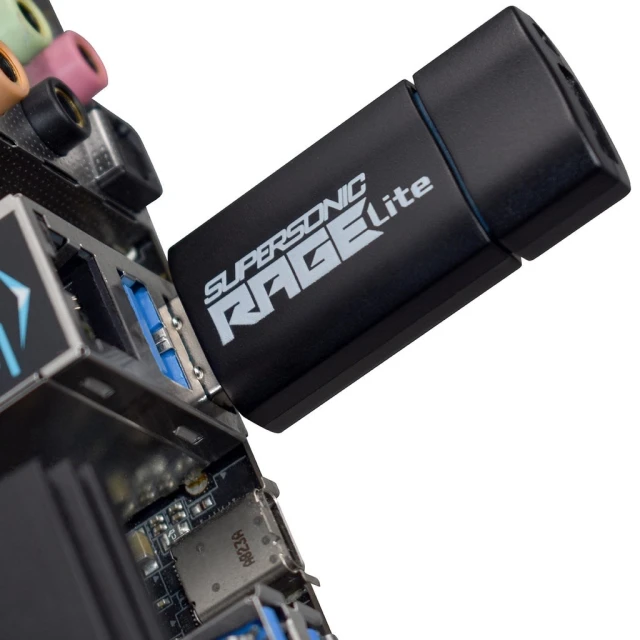 USB-флешка Patriot Memory RAGE LITE 32 ГБ USB 3.2 120 МБ/с (814914028940)
