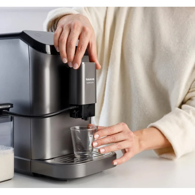 Кофеварка рожковая Taurus Accento Latte 20 bar White (8414234206350)