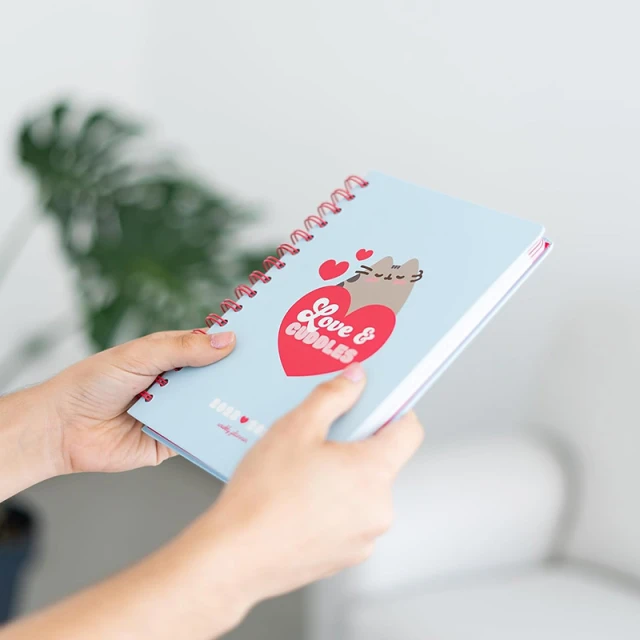 Календар планер тижневий Pusheen 2023/2024 Purrfect Love 14.8x21 см (AEESVA52308)