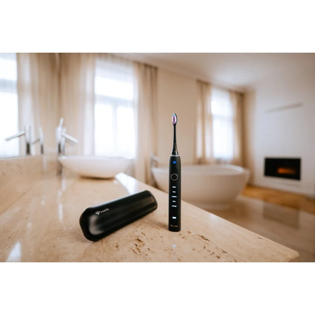 Електрична зубна щітка Truelife SonicBrush Clean70 UV Black (8595724901938)