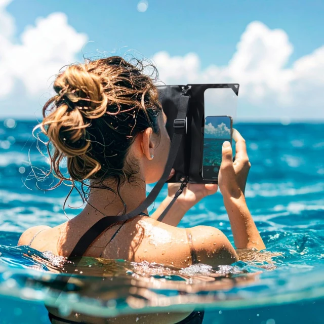 Водонепроницаемый чехол Spigen A640 Universal Waterproof Case CrossBag Black (AMP09746)